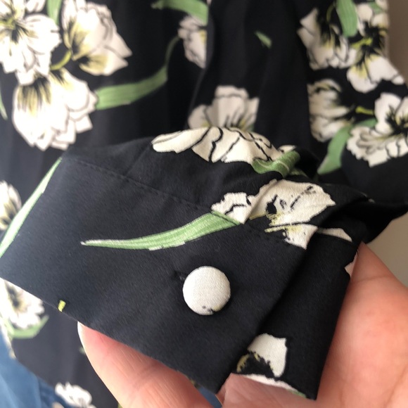 Yumi Kim Floral Print Cold Shoulder Silk Top Size XS - Picture 5 of 8